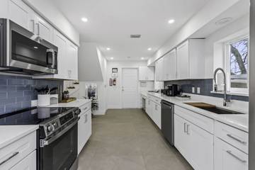 Vacation Rental for 12 Guests in Indian Rocks Beach, Pinellas County, Picture 2