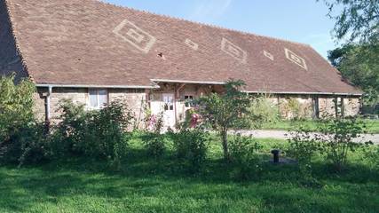 Gîte pour 2 personnes, avec jardin dans Cosges