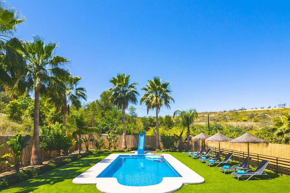 Casa vacanza a Cartama a partire da 315€ a notte