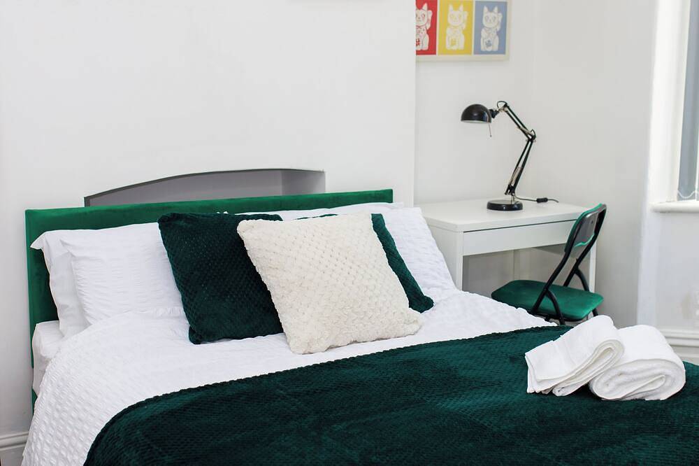 Welcome to Lohia Nights. A Home away from home,  retreat! in Middlesbrough, North East England