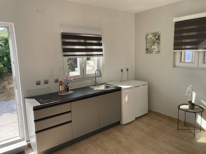 Ferienwohnung für 4 Personen, mit Meerblick und Balkon/Terrasse sowie Ausblick in Montenegro - 2