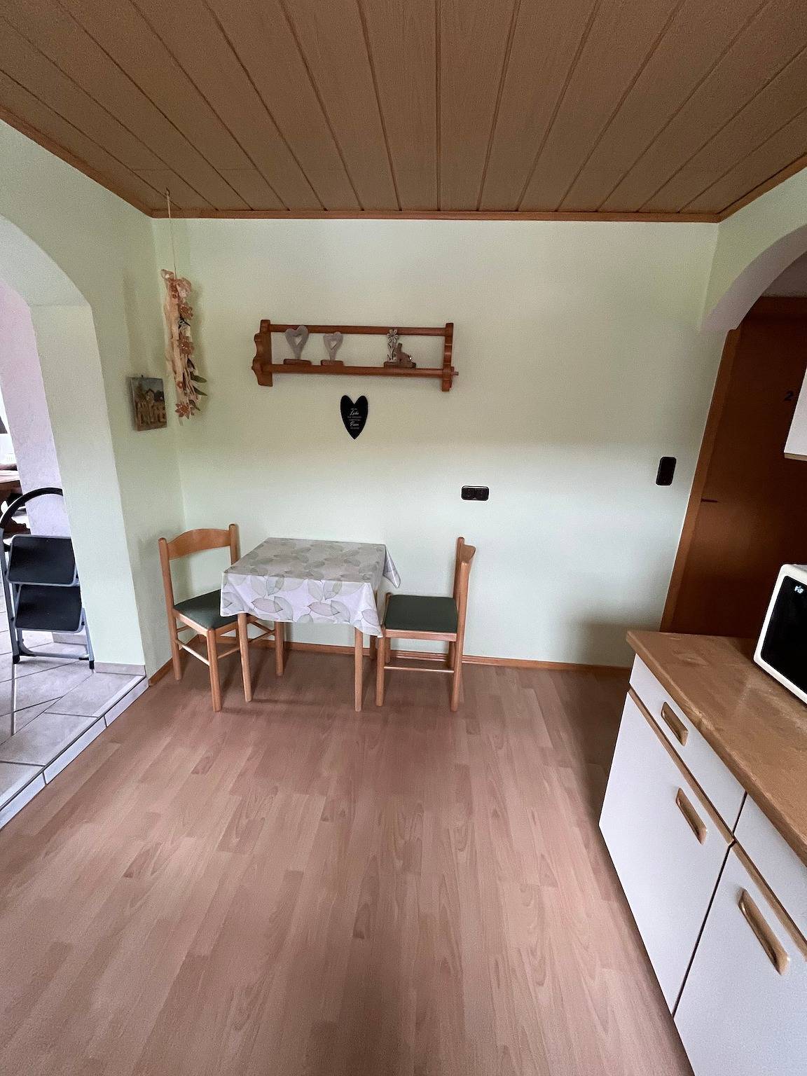 Ganze Wohnung, Ferienwohnung 'Heinz Romes' mit Gemeinschaftsterrasse, Balkon und Wi-Fi in Wimbach, Osteifel
