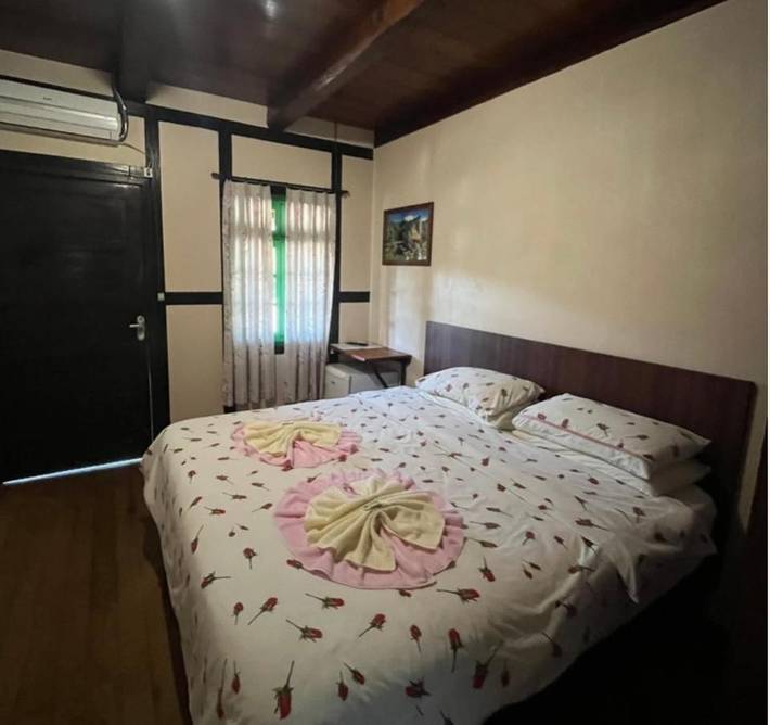 Pousadas para 2 pessoas, com piscina e balcão e ainda jardim em Pomerode