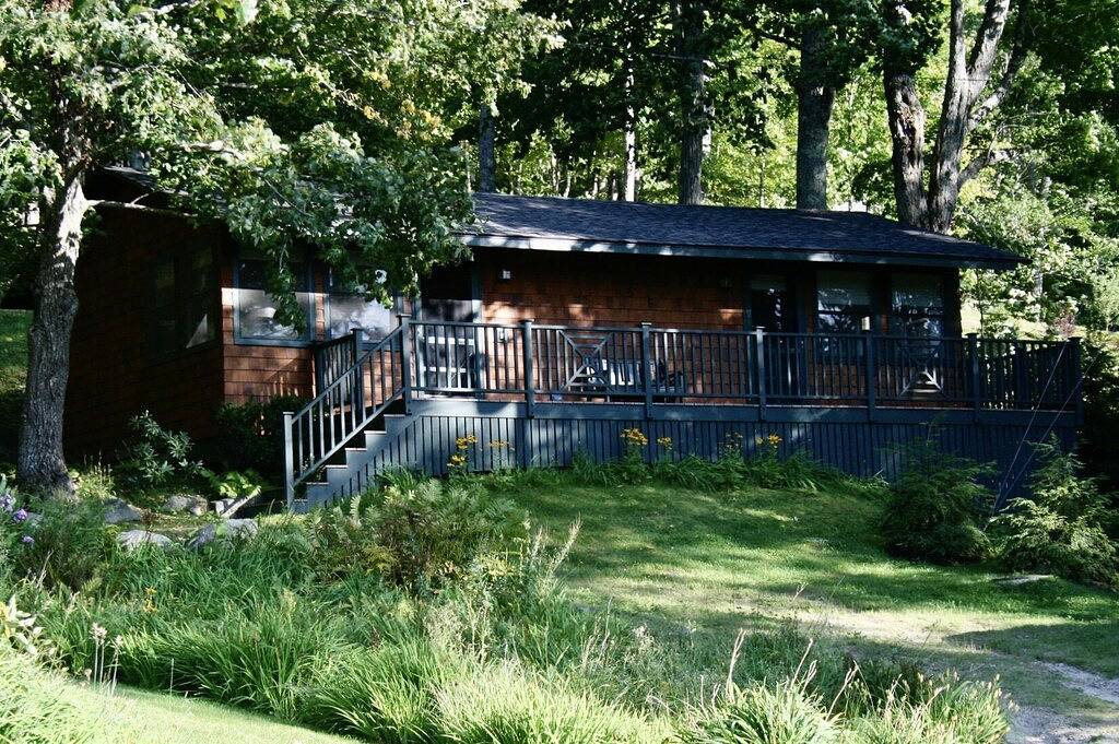 Spektakulärer Squam Lake, Nh Haus mit Tennisplatz, Dock und Strand in Moultonborough, Squam Lake