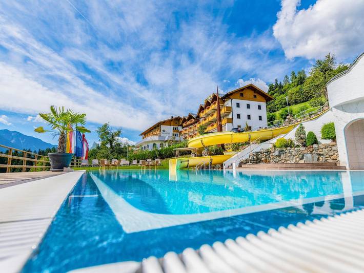 Hotel für 4 Personen, mit Whirlpool und Garten sowie Pool