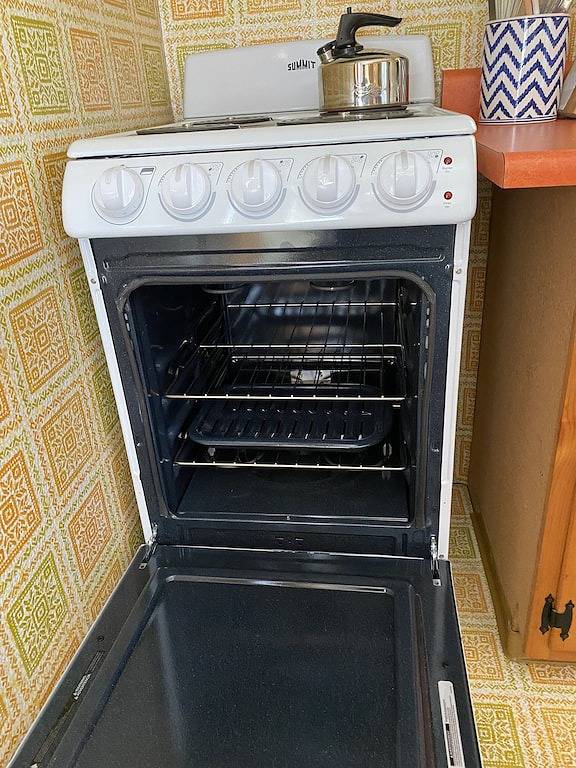 Brewster, Ma Beach Cottage mit 1/2 Meile privaten Strand für Ihren Genuss. in Brewster, Cape Cod