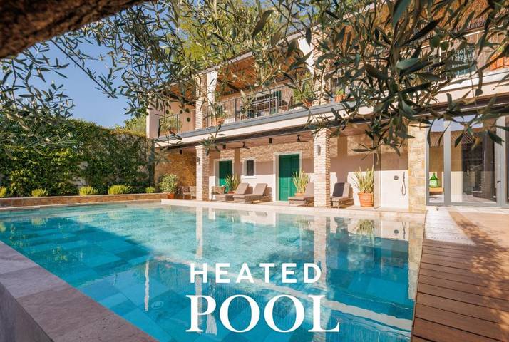 Hôtel pour 2 personnes, avec jacuzzi et piscine ainsi que jardin et sauna, animaux acceptés