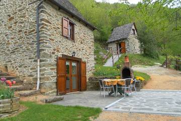 Location De Vacances pour 3 Personnes dans Junhac, Région d'Aurillac, Photo 4