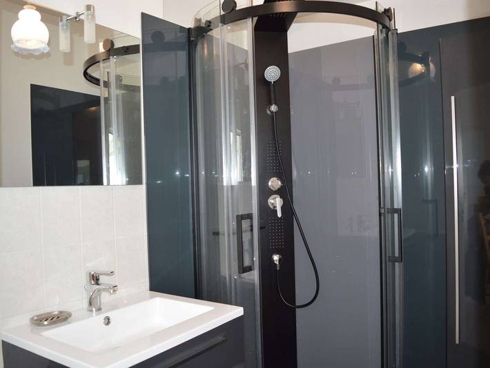 Gîte pour 4 personnes, avec terrasse dans Plage de Grève Blanche - 4