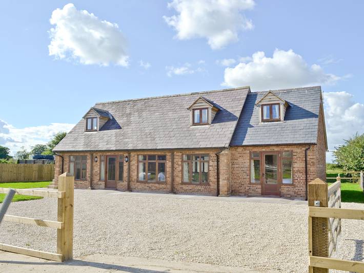 Vacation rental for 6 people, with Yard in Wiltshire