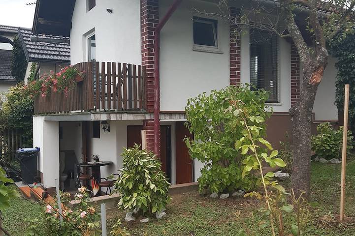 Ferienhaus für 4 Personen, mit Balkon und Garten