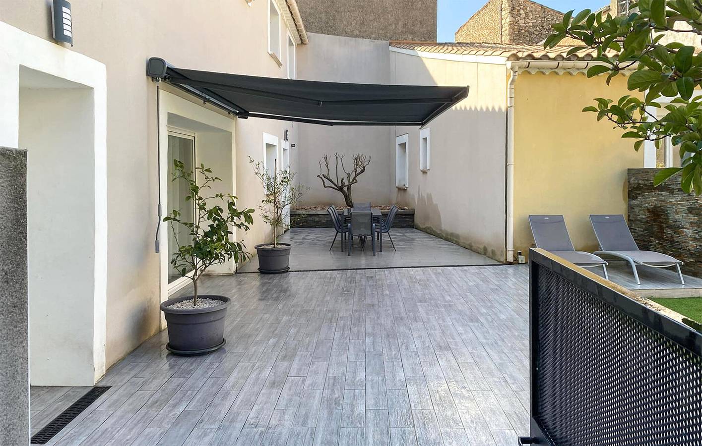 Modernes Apartment mit Pool, WLAN und Parkplatz in der Nähe von Creissan in Puisserguier, Béziers und Umgebung