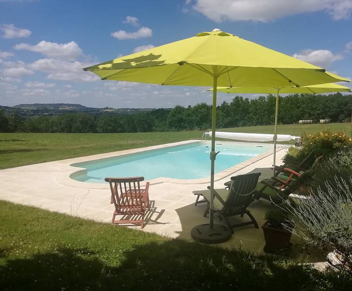 Gîte pour 5 personnes, avec piscine et terrasse, animaux acceptés