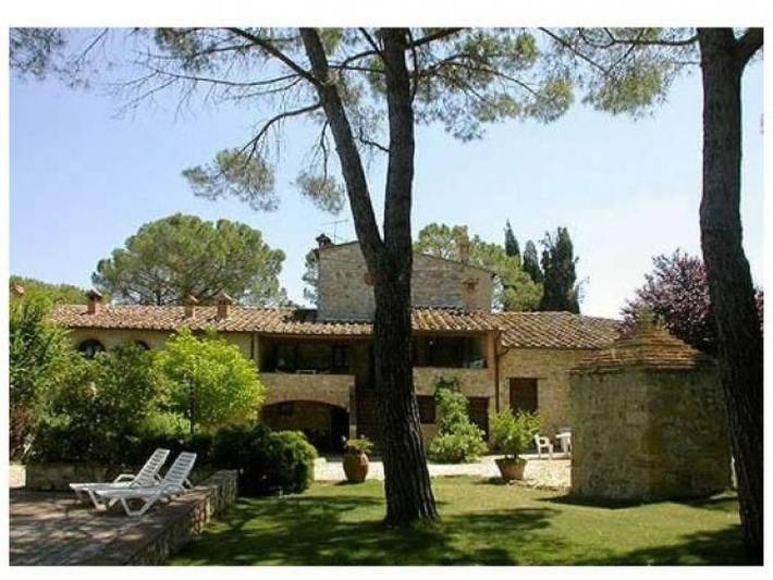 Agriturismo per 2 persone, con giardino e piscina, con animali domestici a Colle di Val d'Elsa