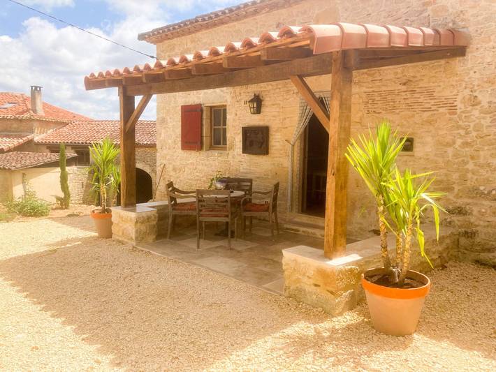 Vakantiehuis voor 2 personen, with whirlpool and terras as well as tuin in Lot