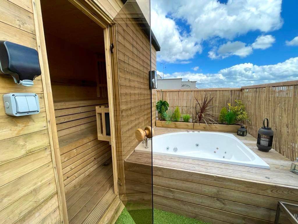 Entire apartment, Apartment with Terrace in Bethnal Green, London