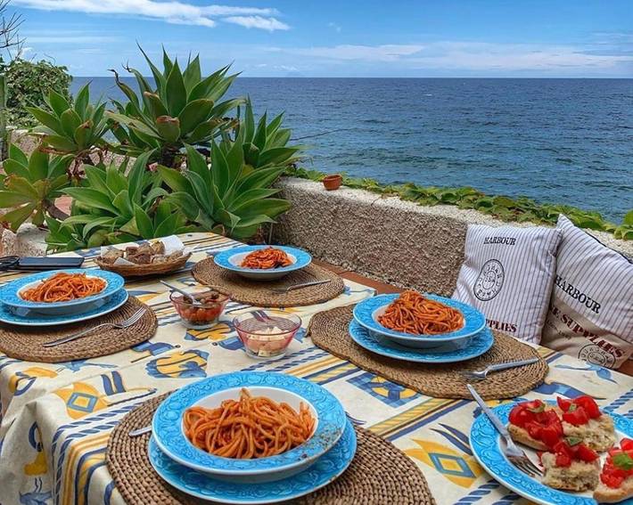 Location de vacances pour 4 personnes, avec jardin et vue, animaux acceptés à Scilla