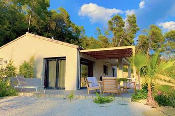 Gîte pour 8 personnes, avec jardin et terrasse à Lauret