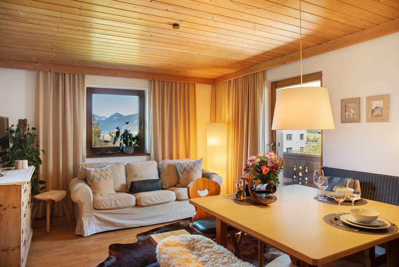 Ganze Wohnung, Apartment 'Mia' mit Bergblick, Balkon und Wlan in Tuxer Alpen, Ried im Zillertal
