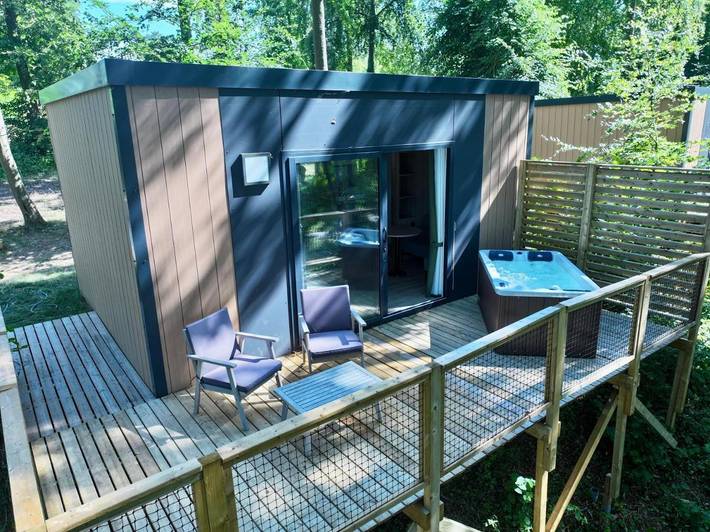 Camping pour 2 personnes, avec Jacuzzi et Terrasse