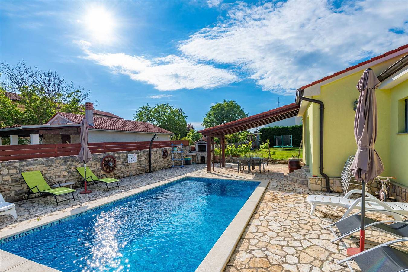 Appartement entier, Appartement de vacances pour 6 personnes avec terrasse in Bale (Croatie), Région de Rovinj