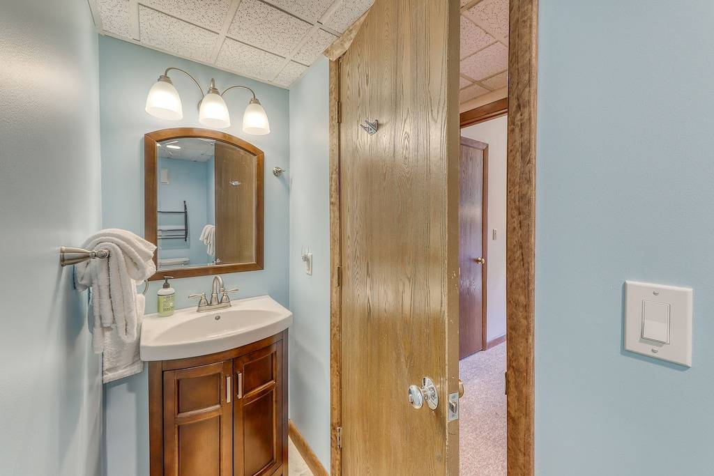 Ganze Wohnung, Neue Auflistung! Gemütliche Wohnung mit gemeinsam genutzten Pools, Whirlpool und Sauna auf der Ski-Shuttle-Route! in Killington, Rutland County