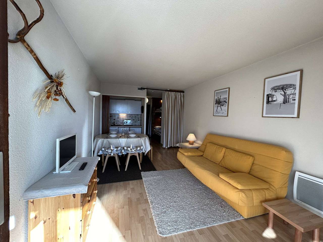 Appartement entier, Studio montagne 4 pers. avec balcon, pistes à 100m, parking, local à skis - Montgenèvre in Montgenèvre, Région de Briançon