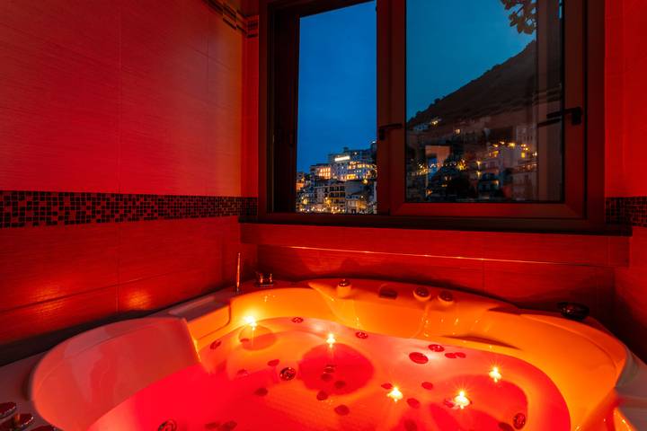 Ferienwohnung für 2 Personen, mit Whirlpool und Balkon in Taormina - 2