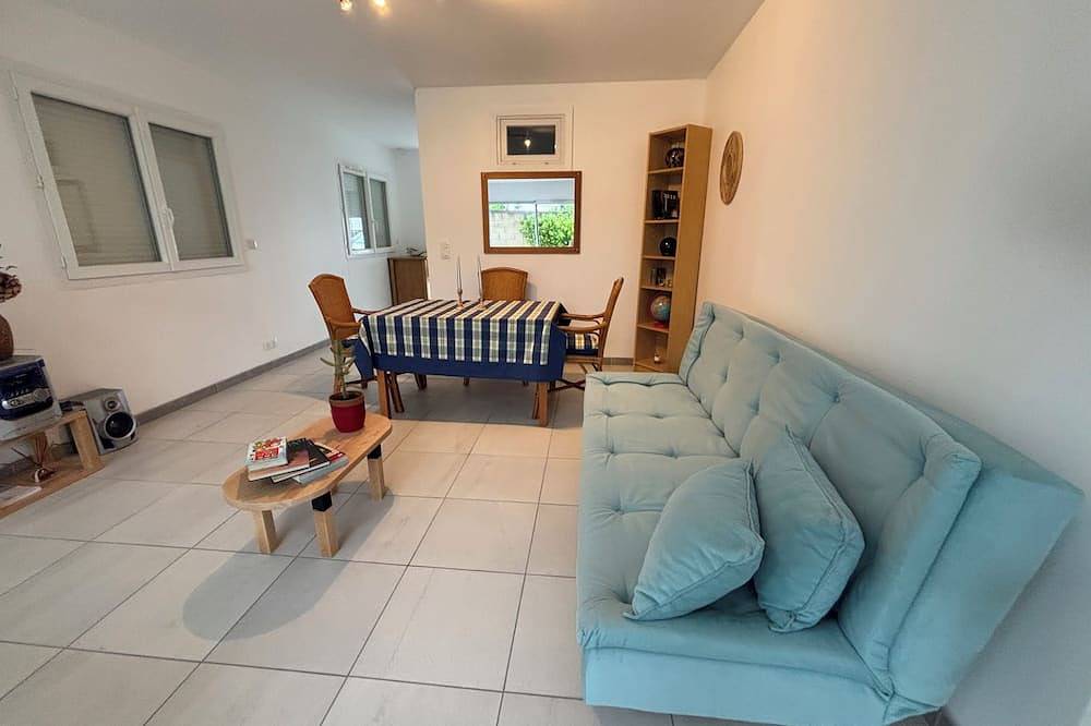Ganze Wohnung, Lovely 43 m² apartment just outside Montpellier. Surrounded by a large garden! in Juvignac, Mittelmeerküste (Frankreich)