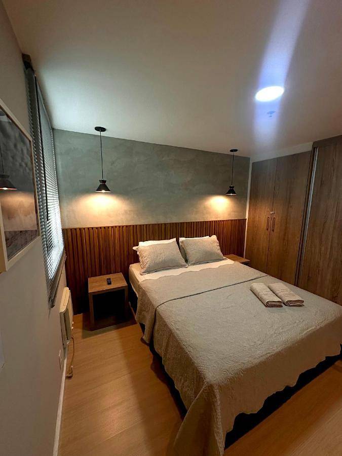 Casas e apartamentos de temporada para 3 pessoas, com terraço e sauna e ainda vista and piscina em Itaboraí