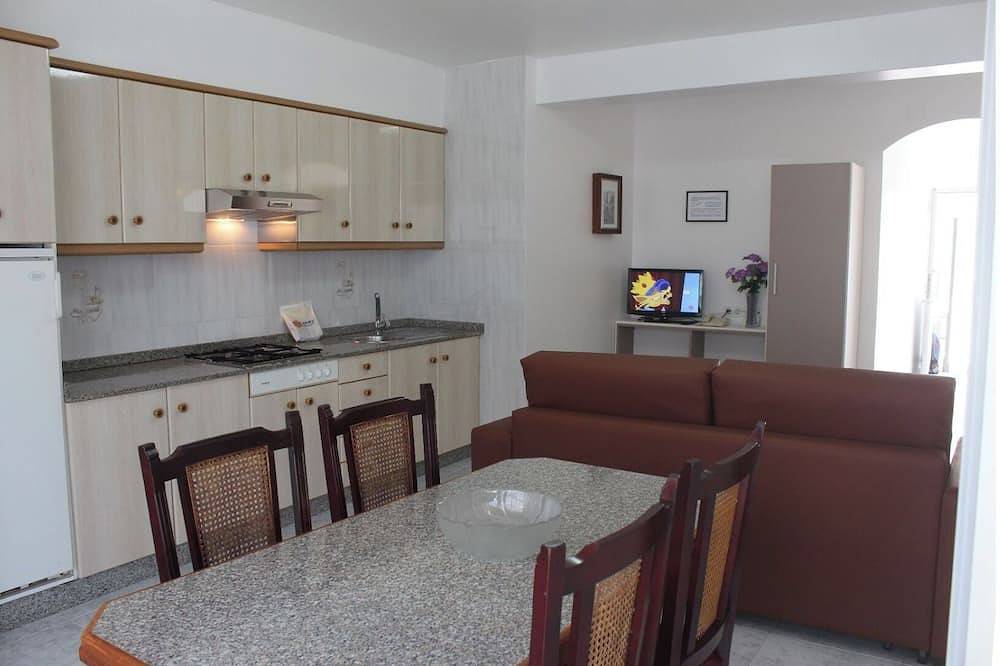 Apartamento entero, Apartamento - Planta Baja - con Terraza in Poyo, Rias Baixas