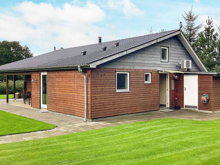 Ferienhaus für 10 Personen, mit Terrasse und Garten, mit Haustier in Hvalpsund - 2