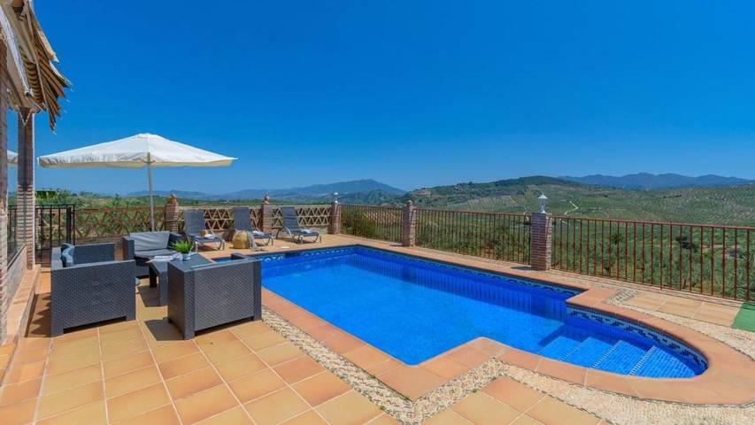 Casa rural para 4 personas, con jardín además de terraza y piscina en Alozaina - 2