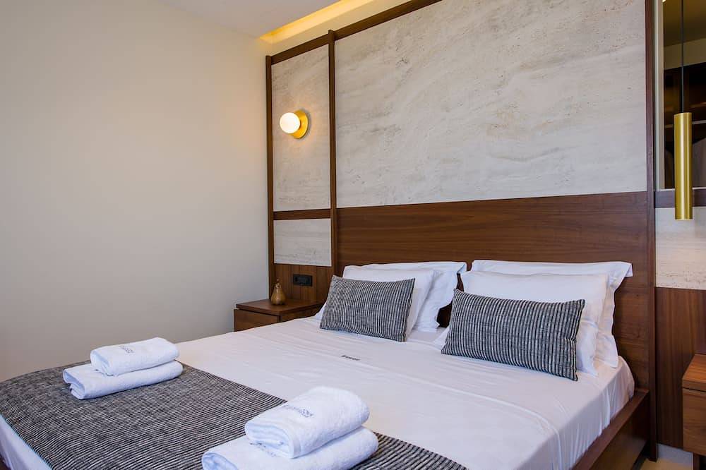 Almi-Cove Hilltop Villa I in Almyrida, Vamos