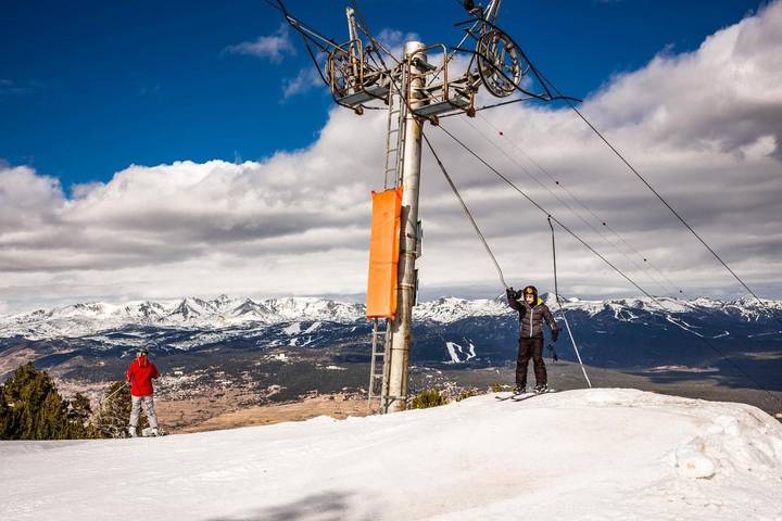 Gîte pour 3 personnes, avec terrasse ainsi que jardin et vue à Eyne - 3