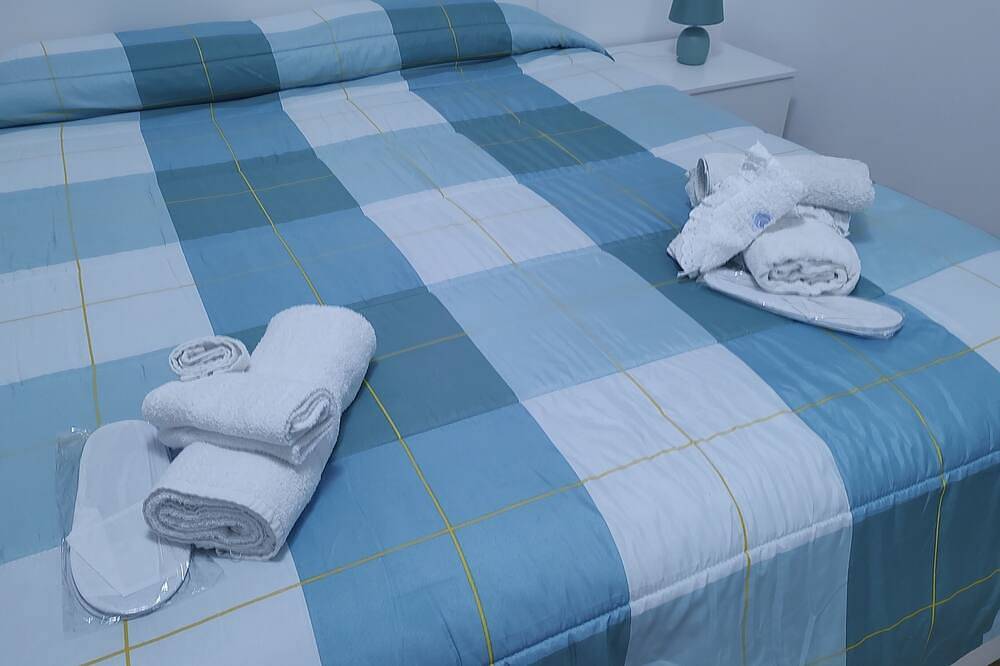 Ganze Wohnung, Apartment in the center of Voghera Via Ricotti 2 Bedrooms up to 7 people in Voghera, Oltrepò Pavese