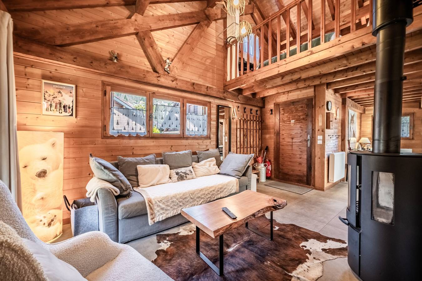 Chalet “6p Premium - Zibeline” with Mountain View, Private Terrace, and Wi-Fi in Verchaix, Bonneville region