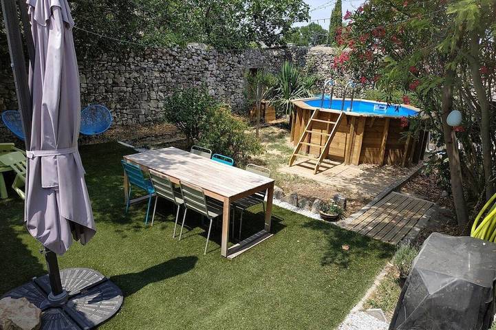 Maison de vacances pour 14 personnes, avec Terrasse ainsi que Jardin et Piscine à Viviers