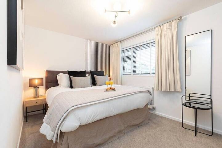 Casa-Baño privado-Ciudad-Vista a la Calle in Cheltenham, Gloucestershire