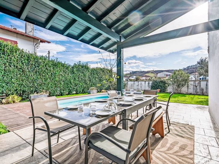 Location de vacances pour 8 personnes, avec terrasse, animaux acceptés à Saint-Pée-sur-Nivelle - 4