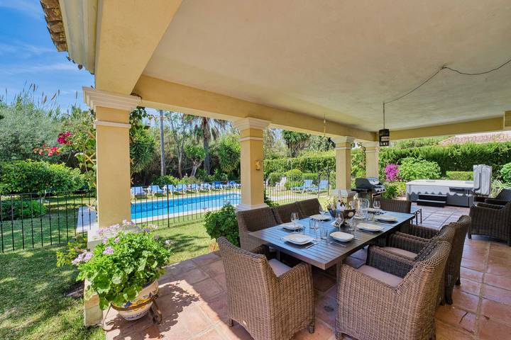 Casa rural para 12 personas, con Balcón y Jacuzzi además de Terraza y Jardín en Estepona - 4