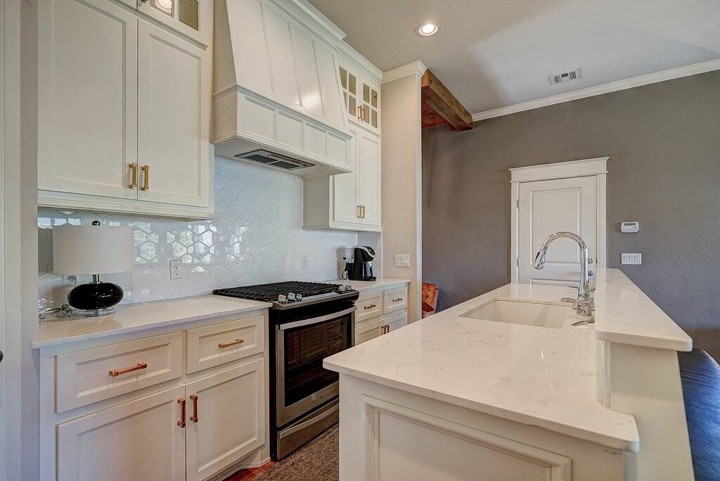 Contemporary 3 Bd / 2B home in Edmond in Edmond, Oklahoma County