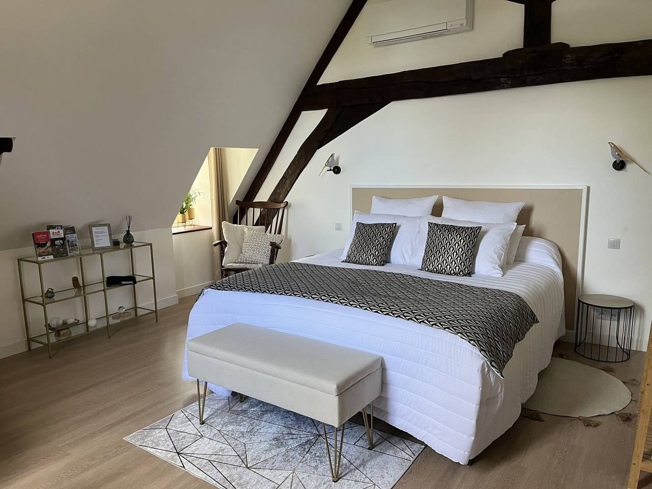 Chambre d'hôtes "O2 Tours" - Chambre Mésange in Ourouer-les-Bourdelins, Saint-Amand-Montrond