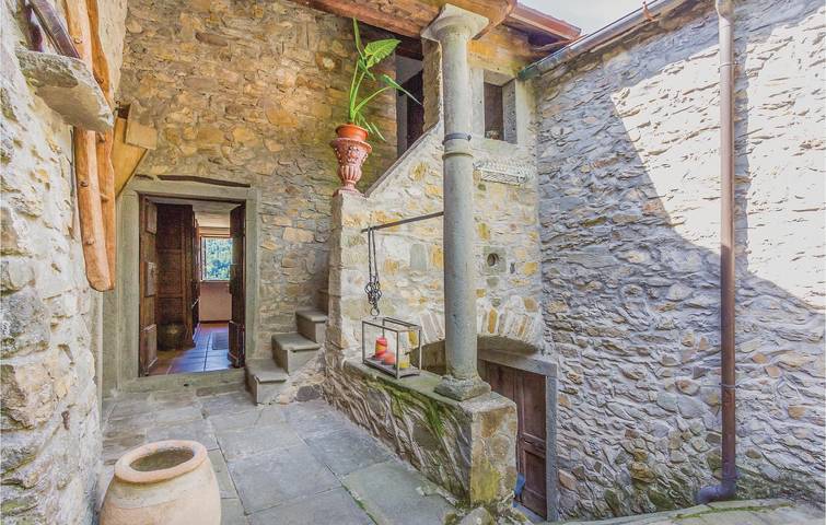 Appartamento per 5 persone, con terrazza e piscina, con animali domestici in Parco Nazionale dell'Appennino Tosco-Emiliano