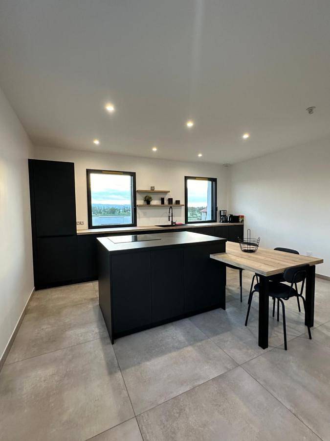 Appartement entier, One-Bedroom Apartment in Boisset-lès-Montrond, Montbrison