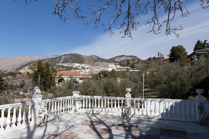 Casa rural para 22 personas, con terraza además de piscina y vistas, Familias con niños en Víznar