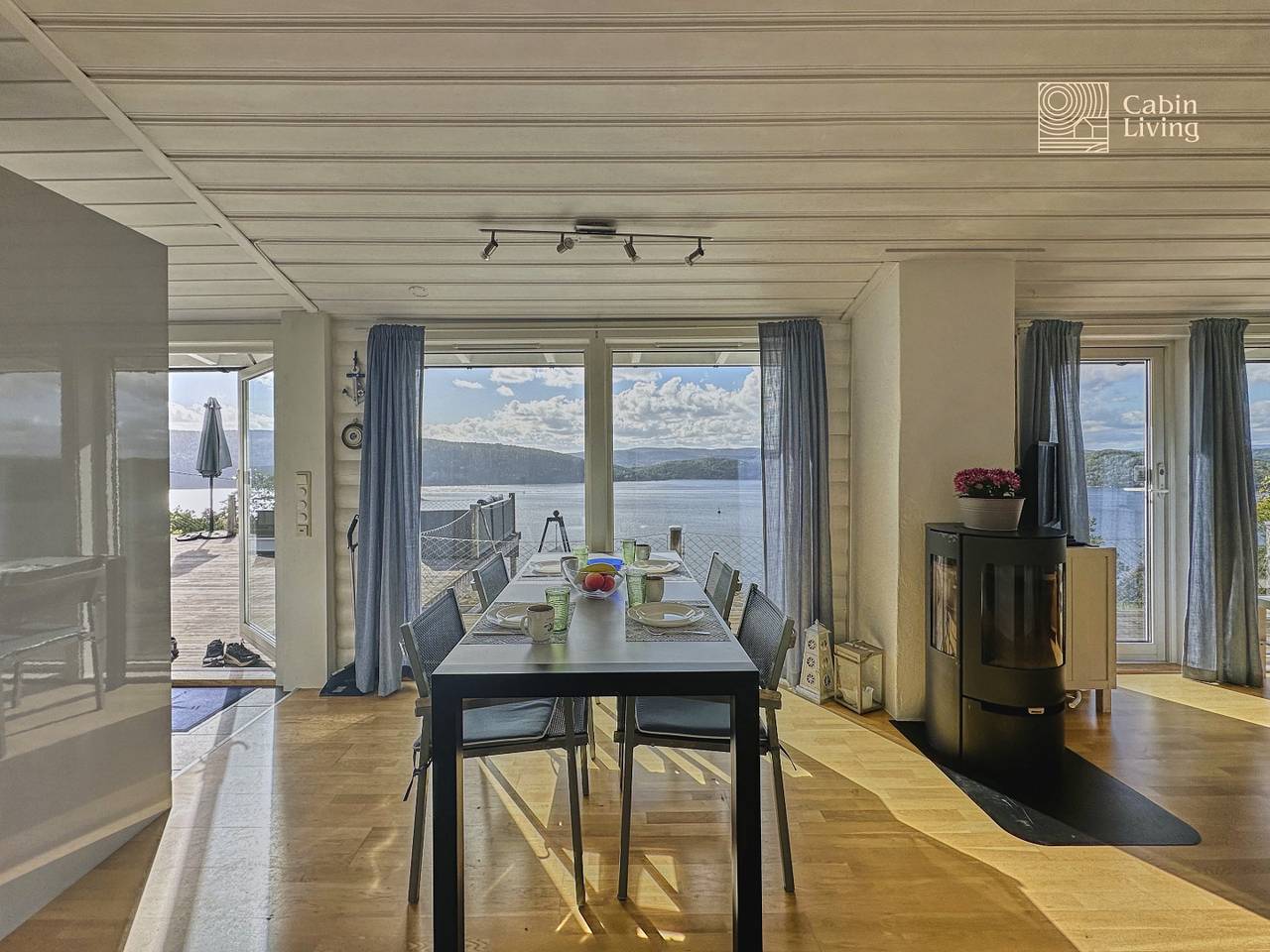 Charming Drøbak cabin: breathtaking fjord views in Frogn