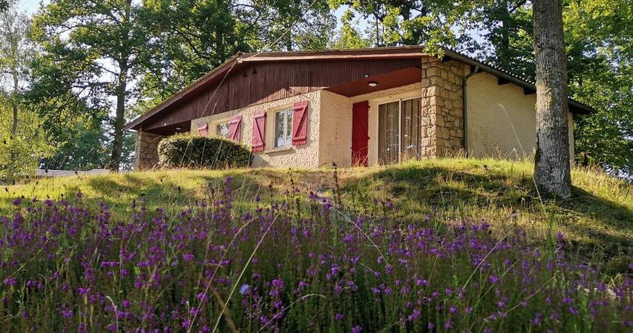 Gîte pour 6 personnes, avec vue et jardin, animaux acceptés à Lapleau