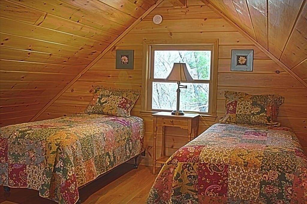 Abgelegene Berghütte, Rollstuhl / Powerchair Accessible in Chattahoochee National Forest