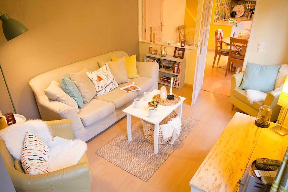 Comfortable mountain cottage with terrace and Wifi in Fresse-sur-Moselle, Épinal en omgeving